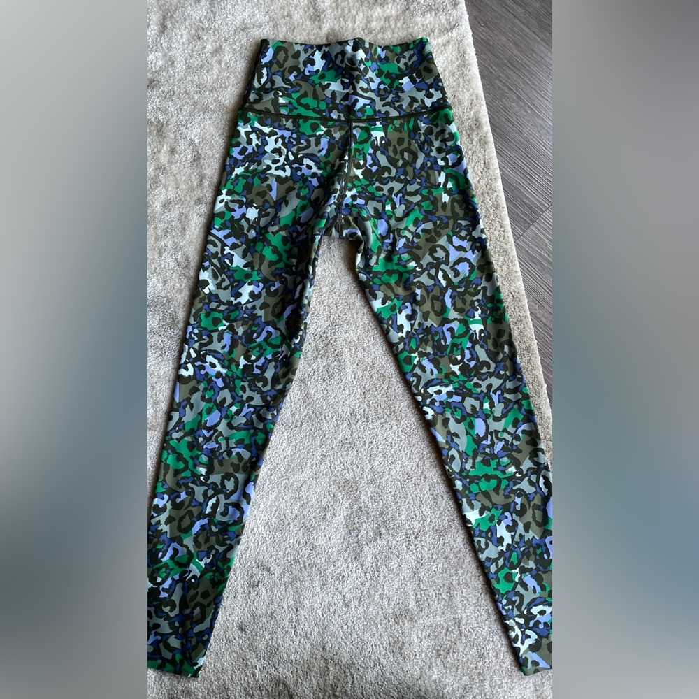 Aerie Offline 7/8 High-Rise animal print Legging EUC SM